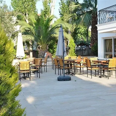 Hotel Uzunhan 3*